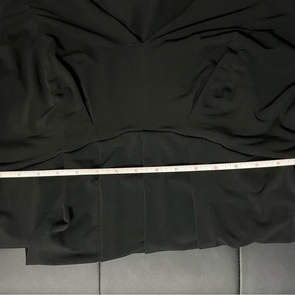 Elegant Black Dress with Pockets